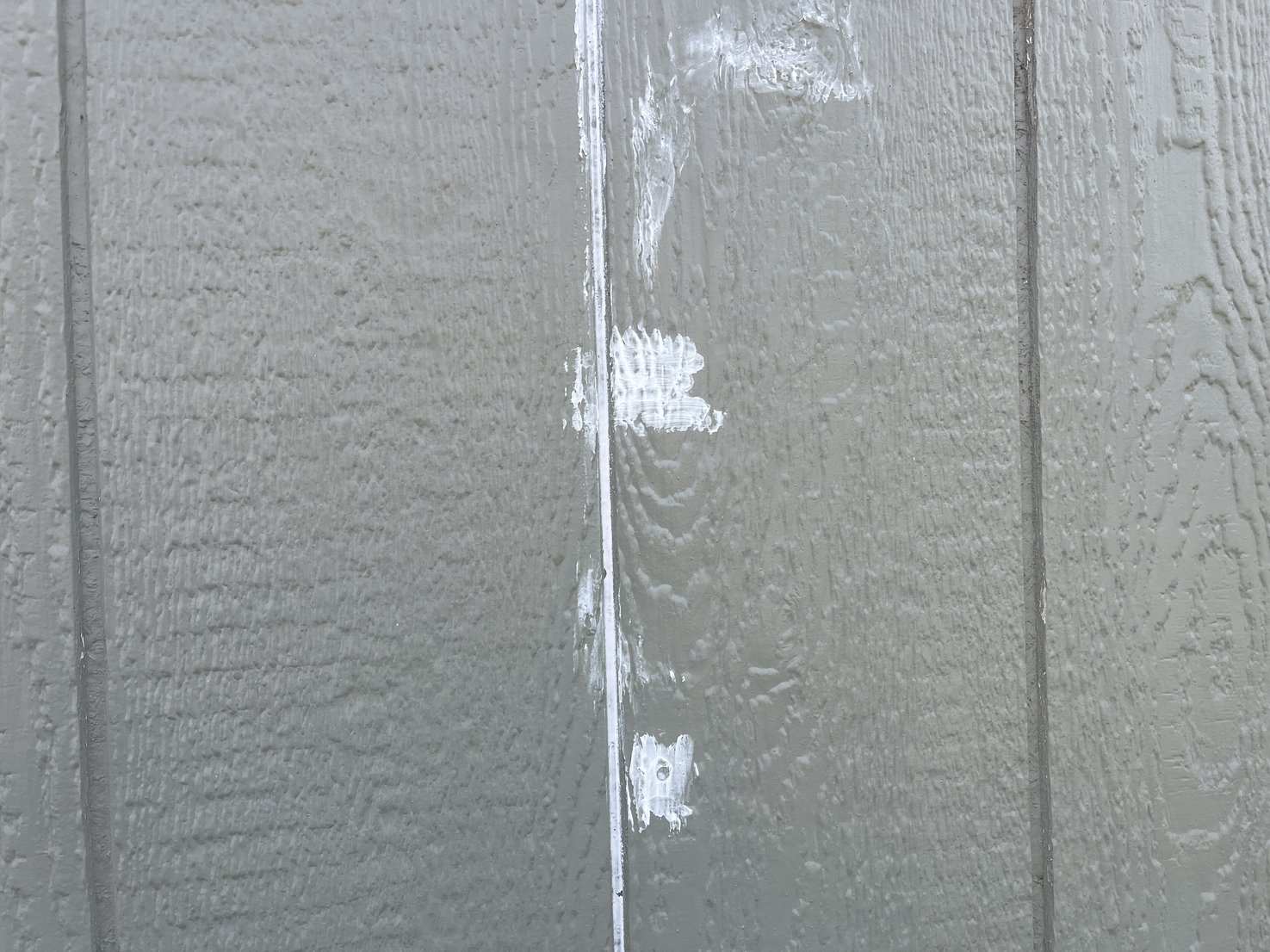 What Causes Exterior Home Paint To Bubble?