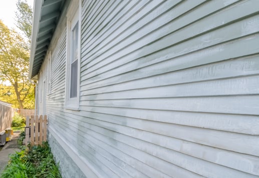 One side of house fading and has discoloration on a home in omaha NE.