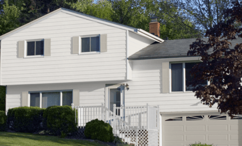 Color visualizer Snowbound shade on home exterior
